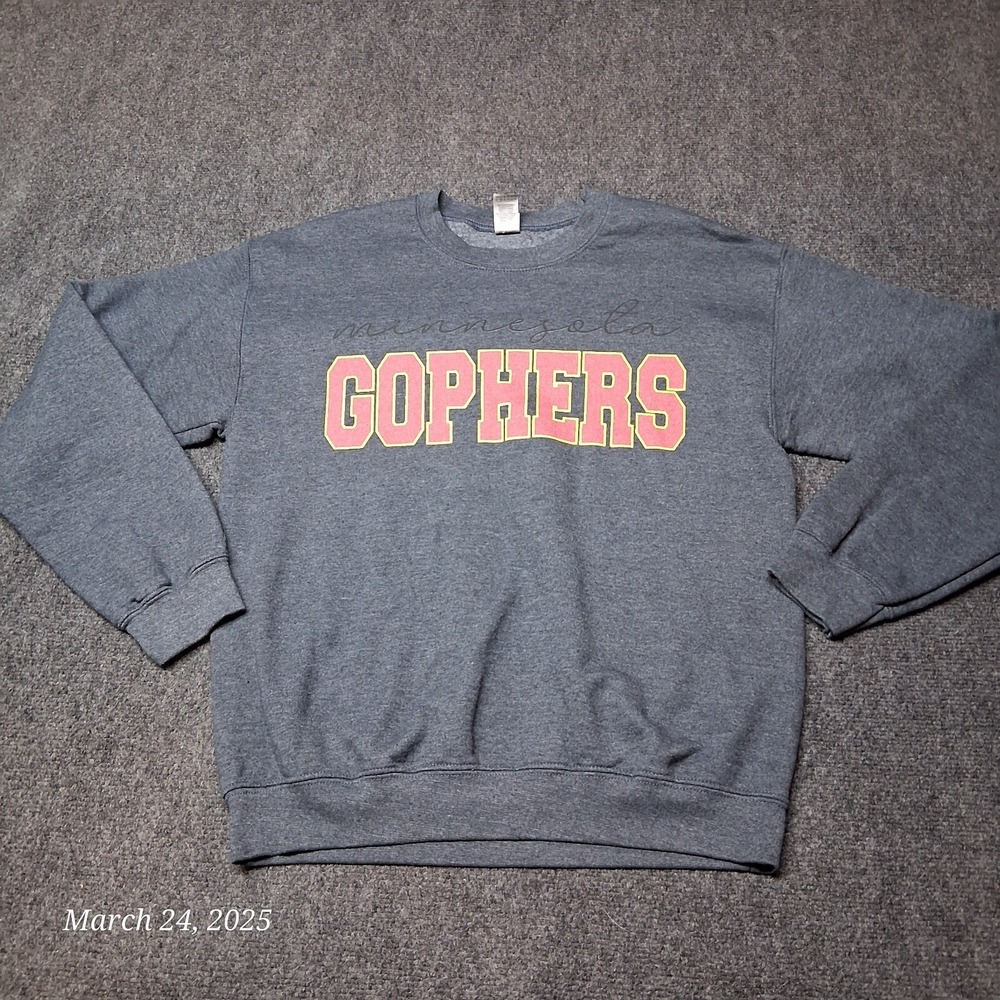 Minnesota Gophers Sweatshirt Adult Size Medium Gildan Heavy Blend UofM
